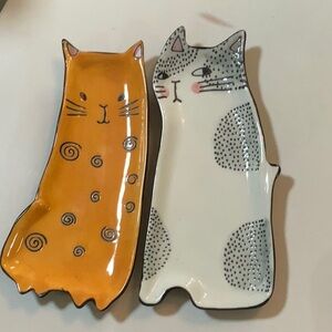 4 kitten dishes, 4 napkins, 4 decoupaged oyster kitten rings